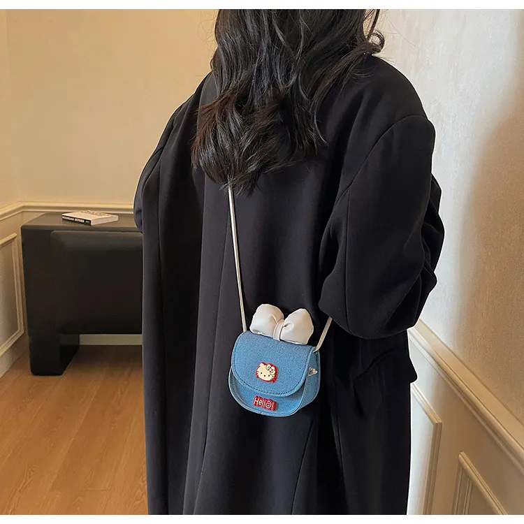 Cute Cartoon Bow Design Fashionable Women's Shoulder Bag & Crossbody Bag - Stylish & Versatile for Daily Use showcase 13