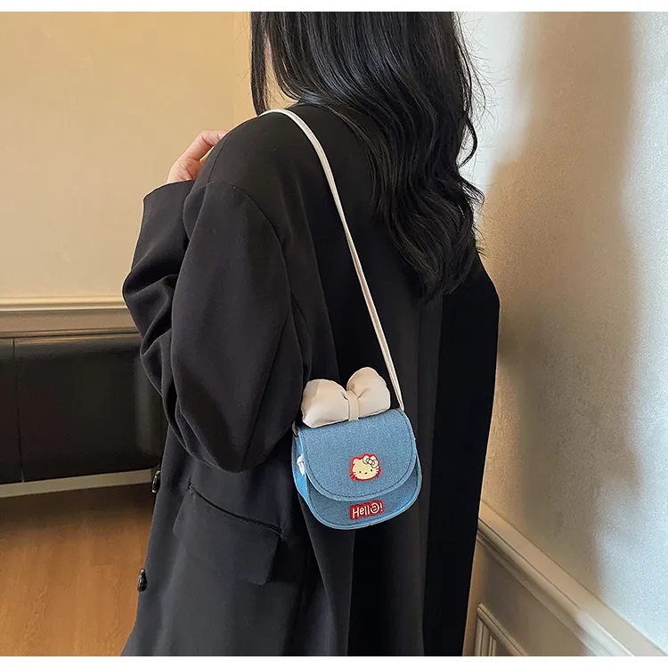 Cute Cartoon Bow Design Fashionable Women's Shoulder Bag & Crossbody Bag - Stylish & Versatile for Daily Use showcase 10