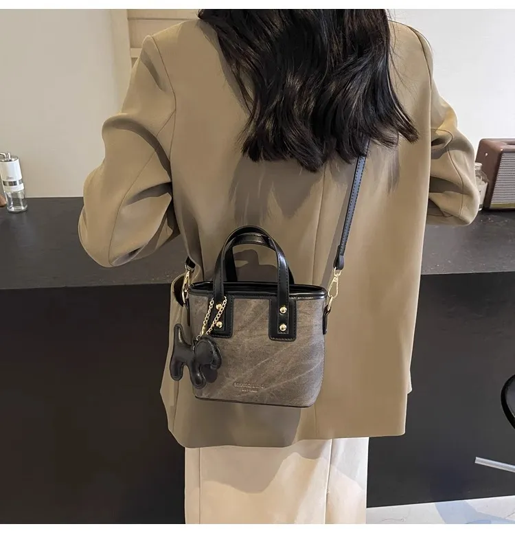 Women's Retro Color-Block Crossbody Bag 2026 - Stylish Small Shoulder Handbag for Autumn/Winter Fashion showcase 11