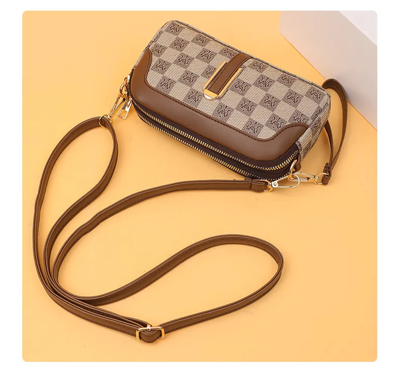 New 2025 Women's Small Shoulder Bag Versatile Coin Purse Phone Holder Clutch Crossbody Bag for Mothers showcase 11