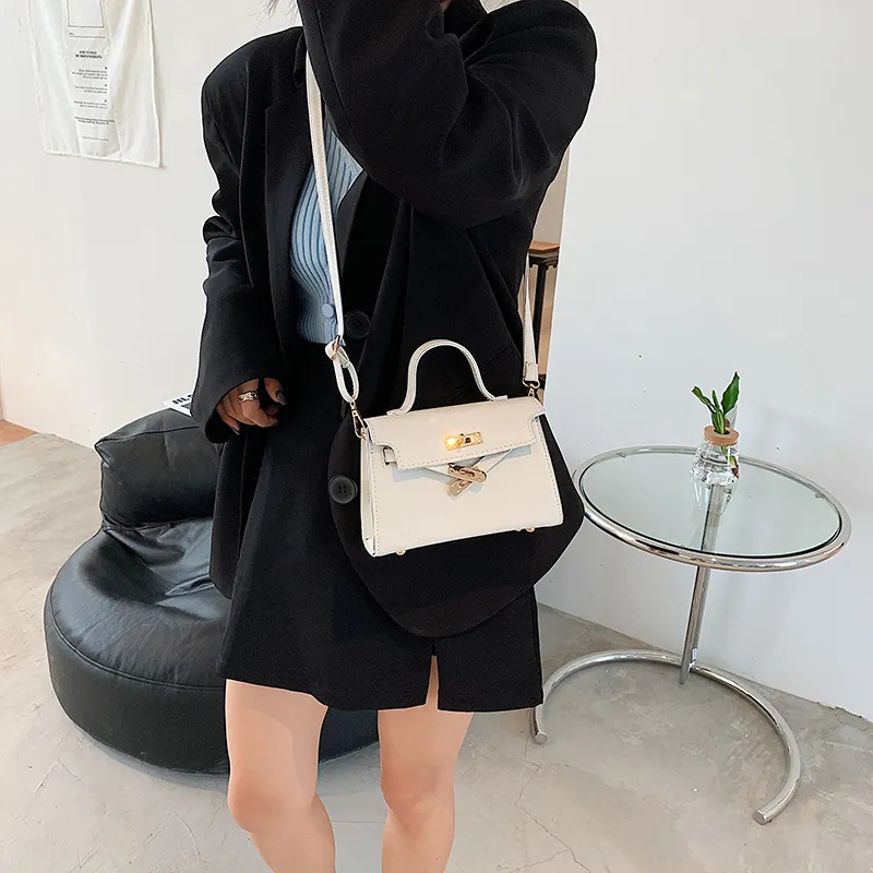 Small Women's Fashion Handbag, Trendy Spring/Autumn Lock Buckle Crossbody Shoulder Bag, Chic Versatile Purse for Ladies thumbnail 2