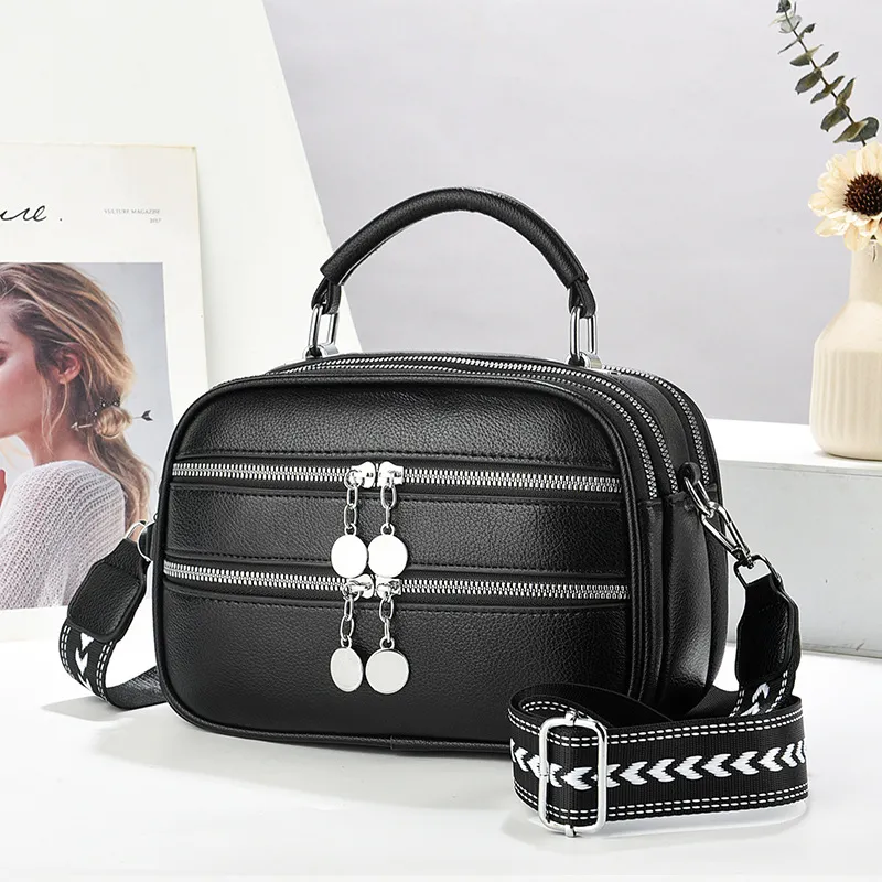 Elegant Korean Style Autumn Winter Handbag for Women - Fashionable Small Shoulder Crossbody Bag for Mothers thumbnail 4