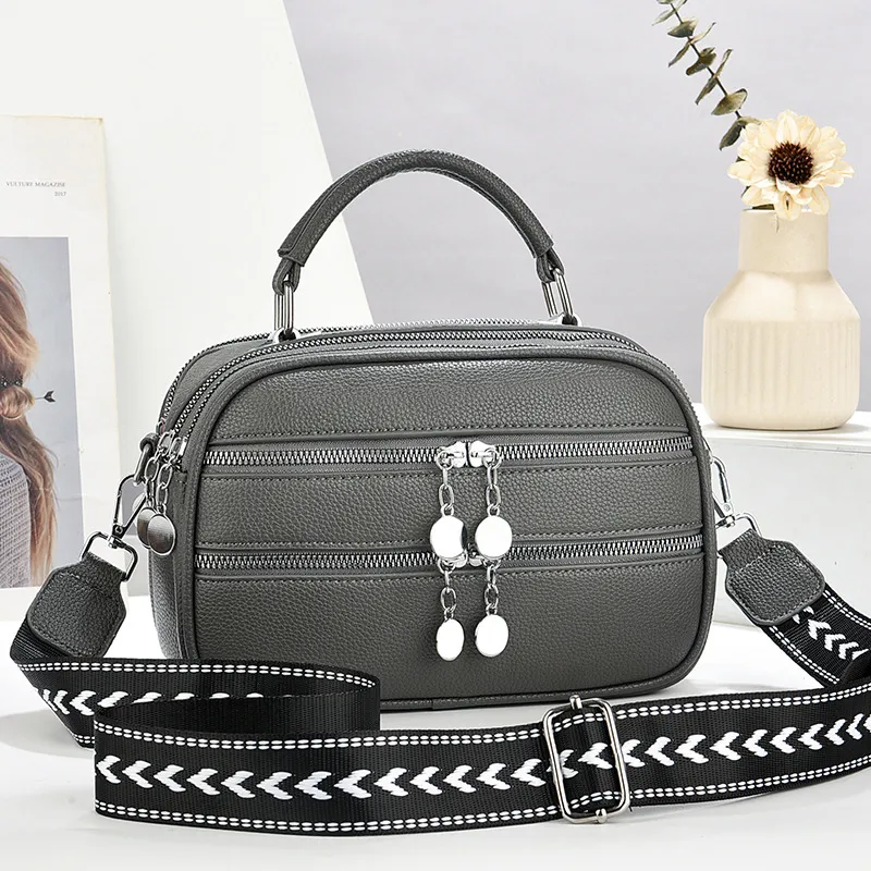 Elegant Korean Style Autumn Winter Handbag for Women - Fashionable Small Shoulder Crossbody Bag for Mothers thumbnail 9