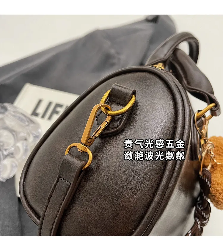 Vintage Trendy Pillow Bag for Women - Casual Stylish Handbag, 2025 Winter Collection, Versatile Shoulder Crossbody Small Bag showcase 6