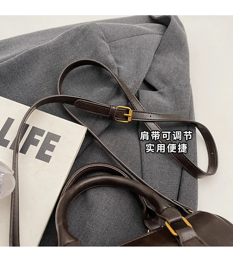 Vintage Trendy Pillow Bag for Women - Casual Stylish Handbag, 2025 Winter Collection, Versatile Shoulder Crossbody Small Bag showcase 4