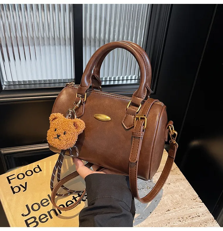 Vintage Trendy Pillow Bag for Women - Casual Stylish Handbag, 2025 Winter Collection, Versatile Shoulder Crossbody Small Bag showcase 18