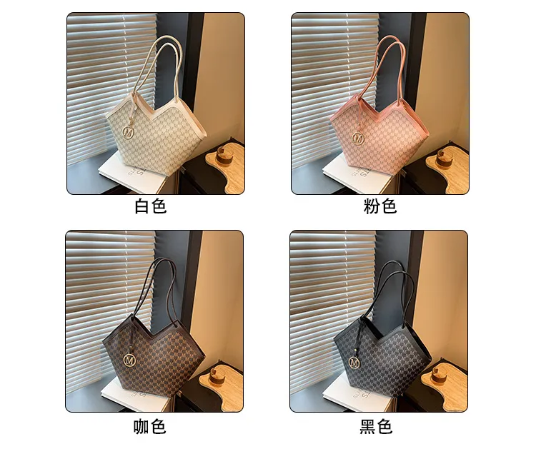 Luxury Plaid Shoulder Bag for Women - Stylish Autumn/Winter Commuter Armpit Bag, Versatile Handbag for Everyday Use showcase 4