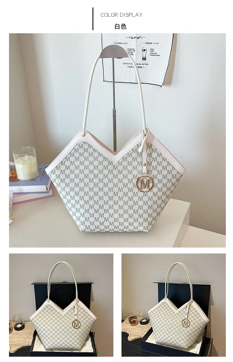 Luxury Plaid Shoulder Bag for Women - Stylish Autumn/Winter Commuter Armpit Bag, Versatile Handbag for Everyday Use showcase 16