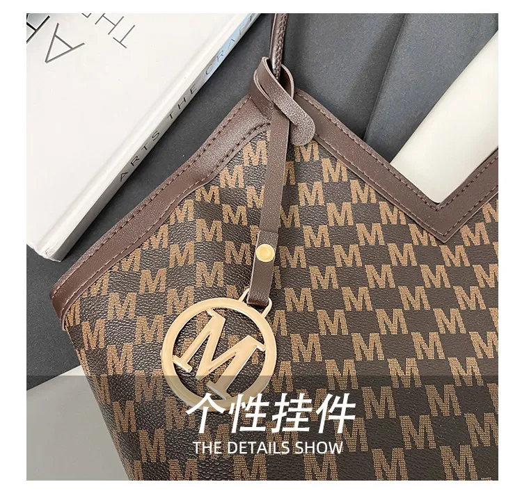 Luxury Plaid Shoulder Bag for Women - Stylish Autumn/Winter Commuter Armpit Bag, Versatile Handbag for Everyday Use showcase 8