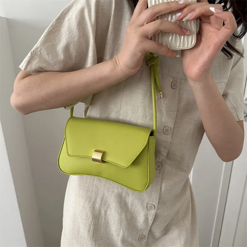 2025 New Arrival Retro Baguette Bag for Women - Stylish Portable Underarm Shoulder Crossbody Small Bag for Girls thumbnail 3