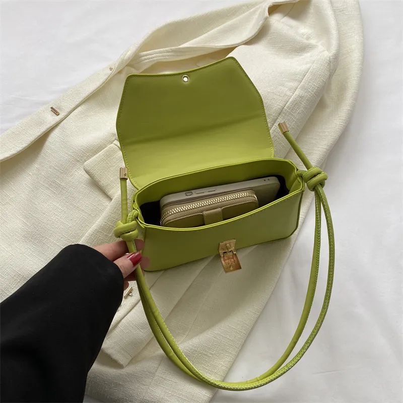 2025 New Arrival Retro Baguette Bag for Women - Stylish Portable Underarm Shoulder Crossbody Small Bag for Girls thumbnail 2