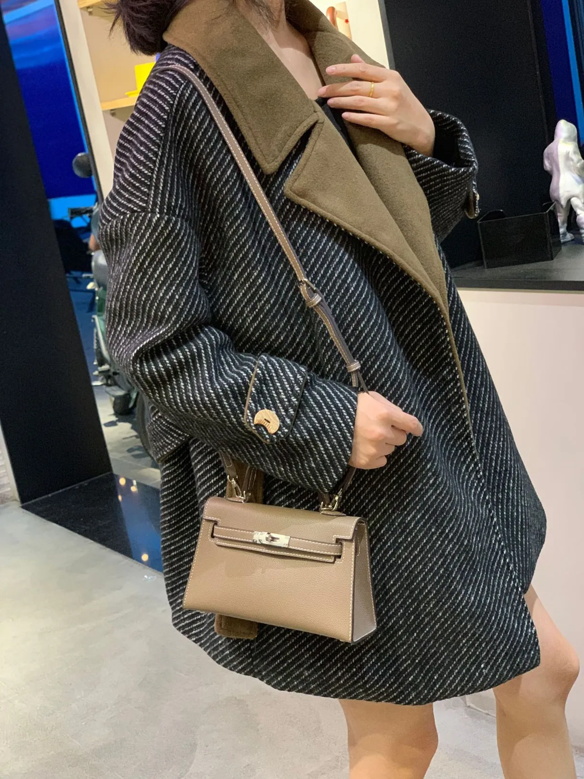 New 2026 Model Mini Kelly Bag - High-End Women's Single Shoulder Crossbody Handbag for Spring/Summer Fashion showcase 16