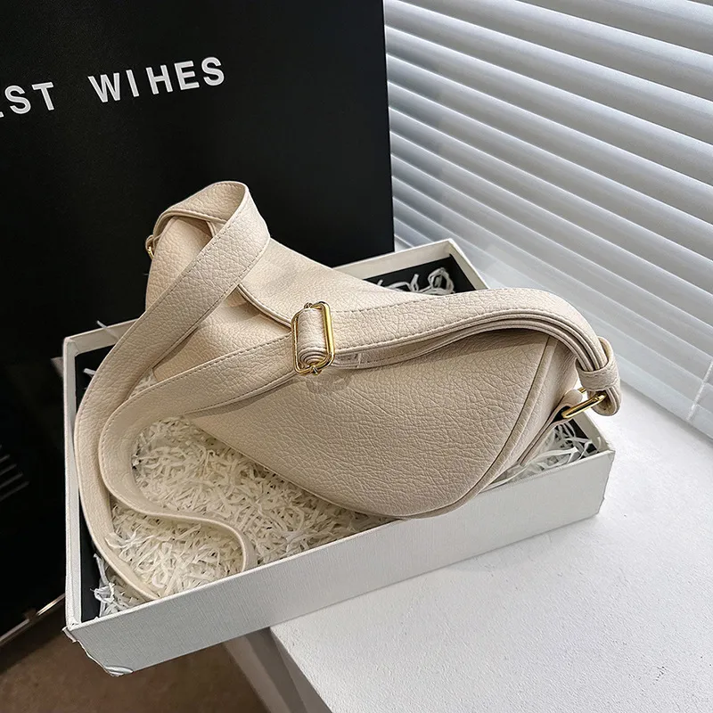Fashionable Women's Dumpling Bag - Chic Niche Design 2023 Small Shoulder Crossbody Bag, Versatile All-Match Style for Everyday Elegance - Image 2