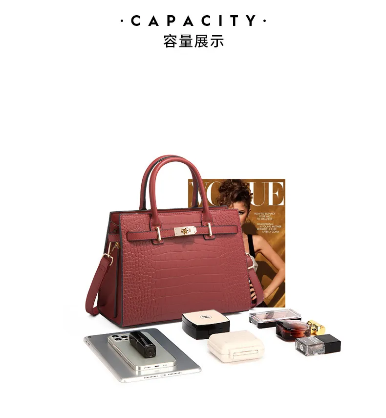 Elegant Large Capacity Crossbody Handbag for Middle-Aged Women, Premium Bridal Wedding Shoulder Bag showcase 5