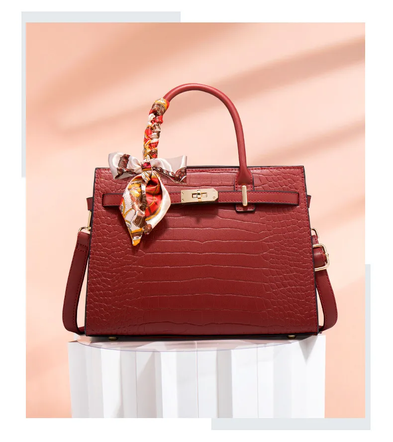 Elegant Large Capacity Crossbody Handbag for Middle-Aged Women, Premium Bridal Wedding Shoulder Bag showcase 8