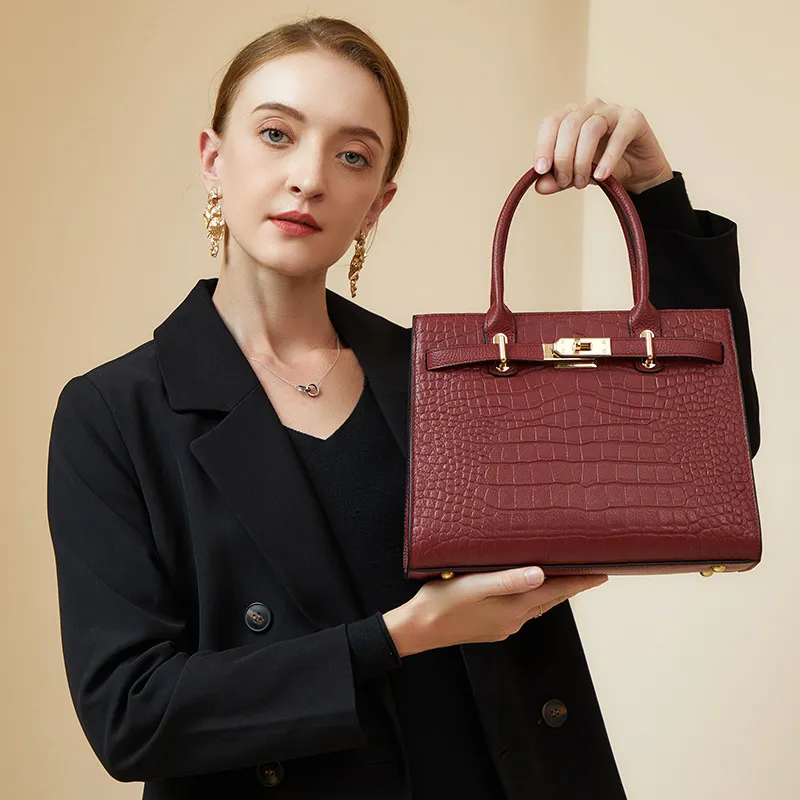 Elegant Large Capacity Crossbody Handbag for Middle-Aged Women, Premium Bridal Wedding Shoulder Bag - Image 3