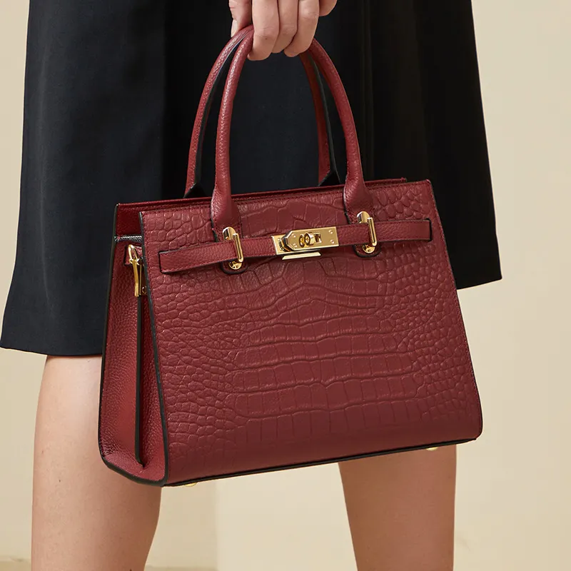 Elegant Large Capacity Crossbody Handbag for Middle-Aged Women, Premium Bridal Wedding Shoulder Bag - Image 1