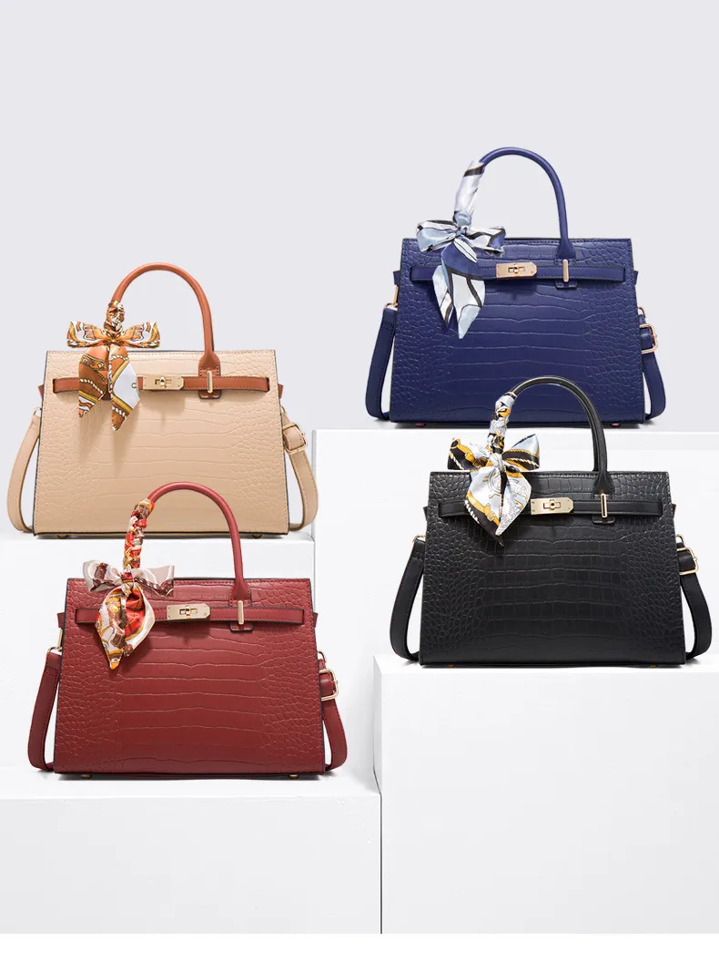 Elegant Large Capacity Crossbody Handbag for Middle-Aged Women, Premium Bridal Wedding Shoulder Bag showcase 7
