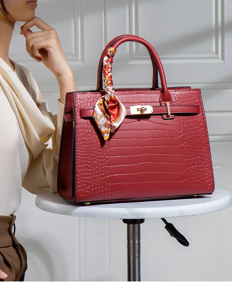 Elegant Large Capacity Crossbody Handbag for Middle-Aged Women, Premium Bridal Wedding Shoulder Bag showcase 11