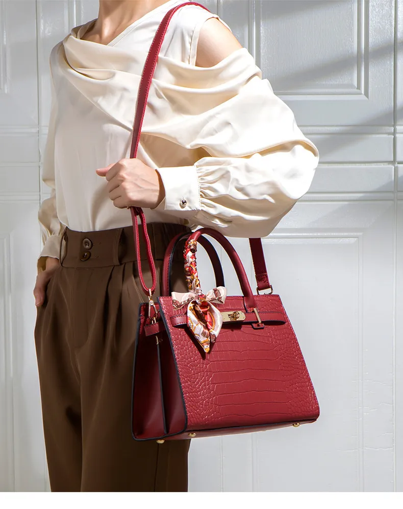 Elegant Large Capacity Crossbody Handbag for Middle-Aged Women, Premium Bridal Wedding Shoulder Bag showcase 14