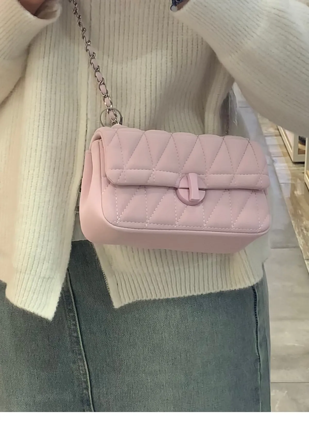 2026 Spring Summer Quilted Chain Shoulder Bag for Women, Versatile Crossbody Small Square Bag, High-End Textured Handbag showcase 5