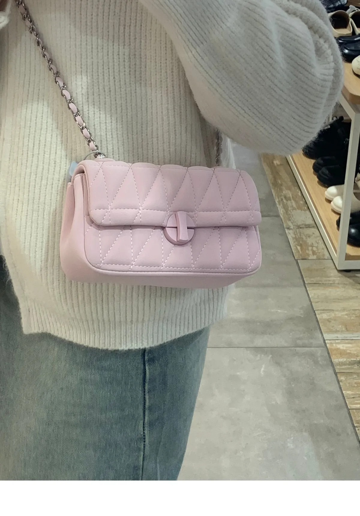 2026 Spring Summer Quilted Chain Shoulder Bag for Women, Versatile Crossbody Small Square Bag, High-End Textured Handbag showcase 8