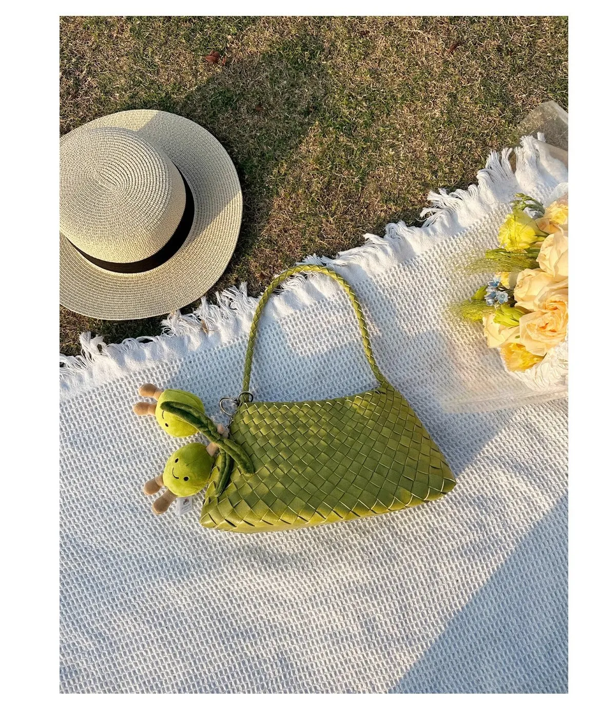 Hand-Woven Underarm Bag Women's Fashion 2026 Tote Shoulder Bag Set Chic Versatile Style showcase 8