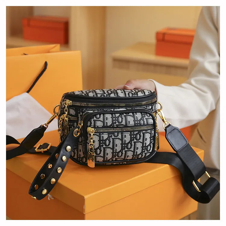 2026 Fashionable Crossbody Bag with Multiple Pockets, Wide Strap Commuter Chest Pack, Single Shoulder Bag for Women showcase 16