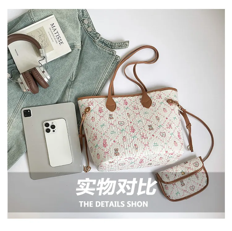 2025 New Women's High-End Armpit Bag Simple Shoulder Crossbody Versatile Temperament Handbag showcase 6