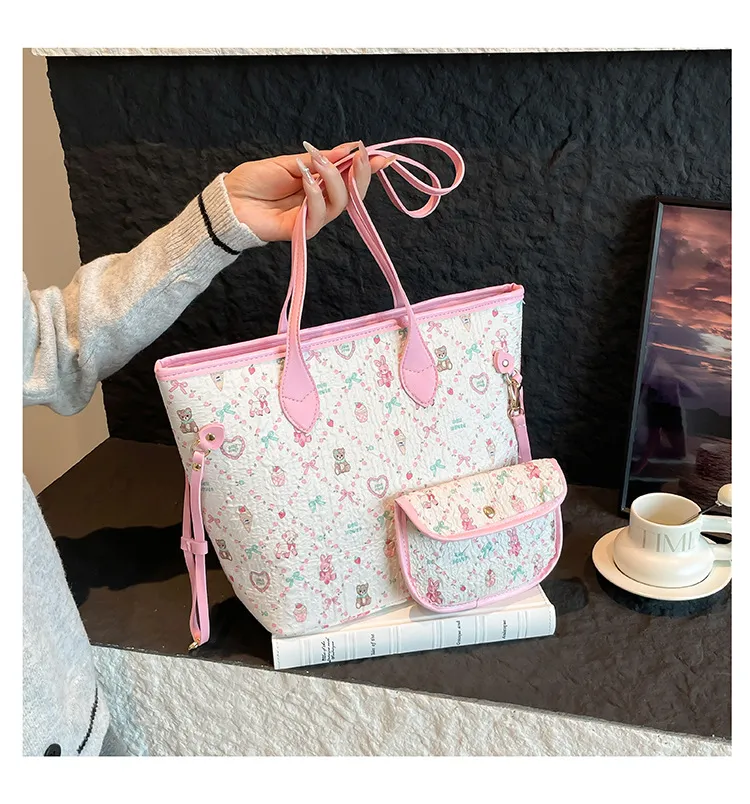 2025 New Women's High-End Armpit Bag Simple Shoulder Crossbody Versatile Temperament Handbag showcase 18