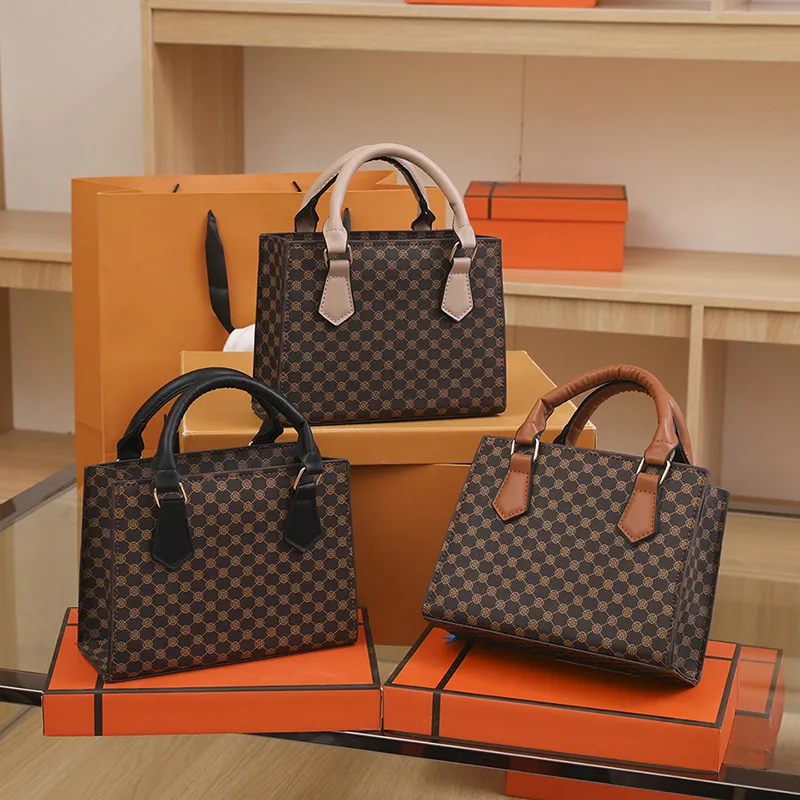 2026 Trendy Stylish Women's Handbag, Vintage Print Shoulder Crossbody Bag, Versatile High-End Fashion Accessory - Image 1