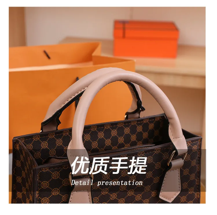 2026 Trendy Stylish Women's Handbag, Vintage Print Shoulder Crossbody Bag, Versatile High-End Fashion Accessory showcase 14