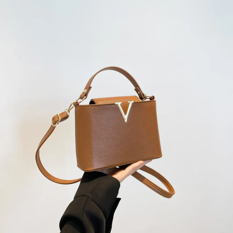 Women's Fashionable Crossbody Handbag - Versatile Spring Style Bucket Bag for Work, Commuting, and Everyday Use - Image 4