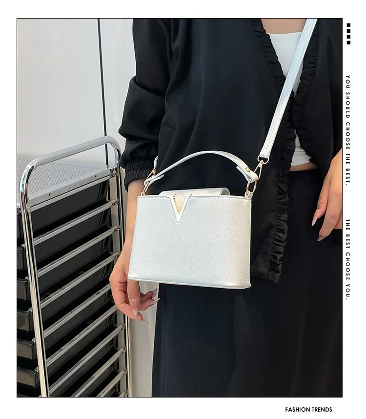 Women's Fashionable Crossbody Handbag - Versatile Spring Style Bucket Bag for Work, Commuting, and Everyday Use showcase 1