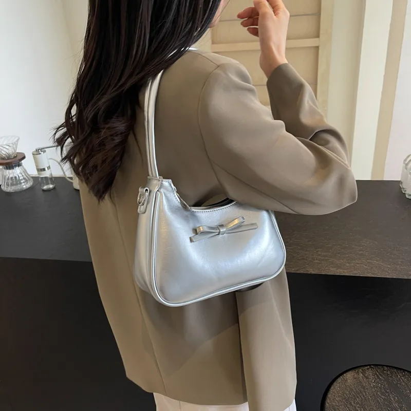 Women's Chic Underarm Bag 2025 Fashion Niche Design Single Shoulder Crossbody Tote, Elegant Small Handbag for Work & Outings showcase 3