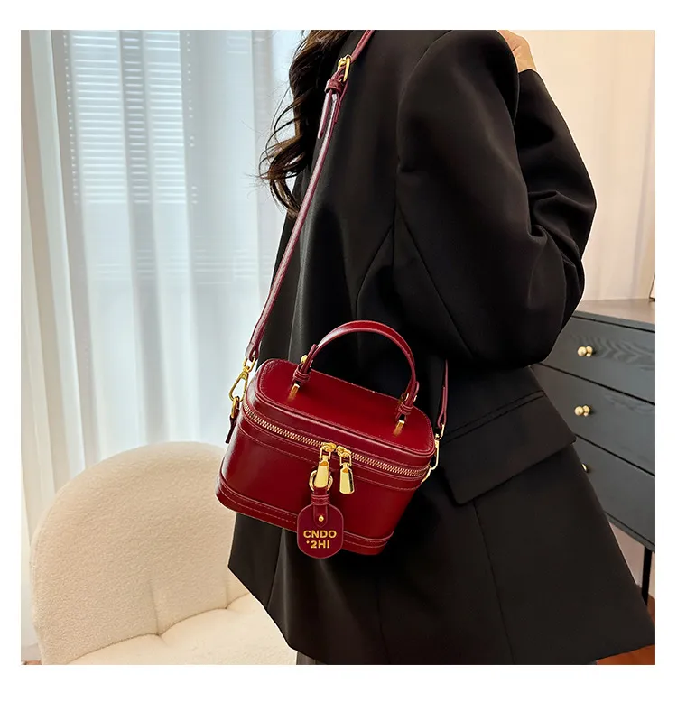 Women's Korean Fashion Commuter Shoulder Messenger Bag - Stylish Small Square Crossbody Purse for Everyday Use showcase 12