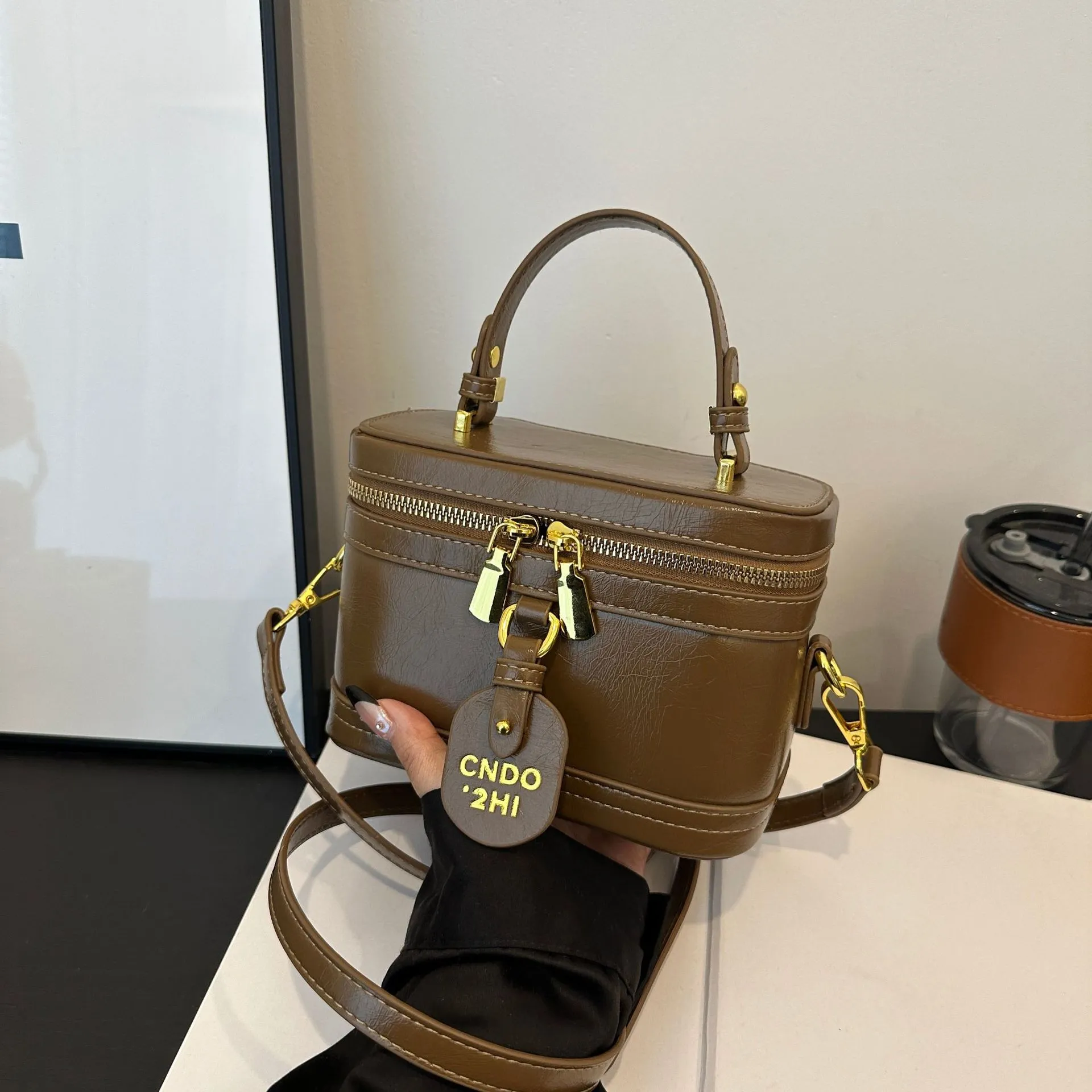 Women's Korean Fashion Commuter Shoulder Messenger Bag - Stylish Small Square Crossbody Purse for Everyday Use thumbnail 2