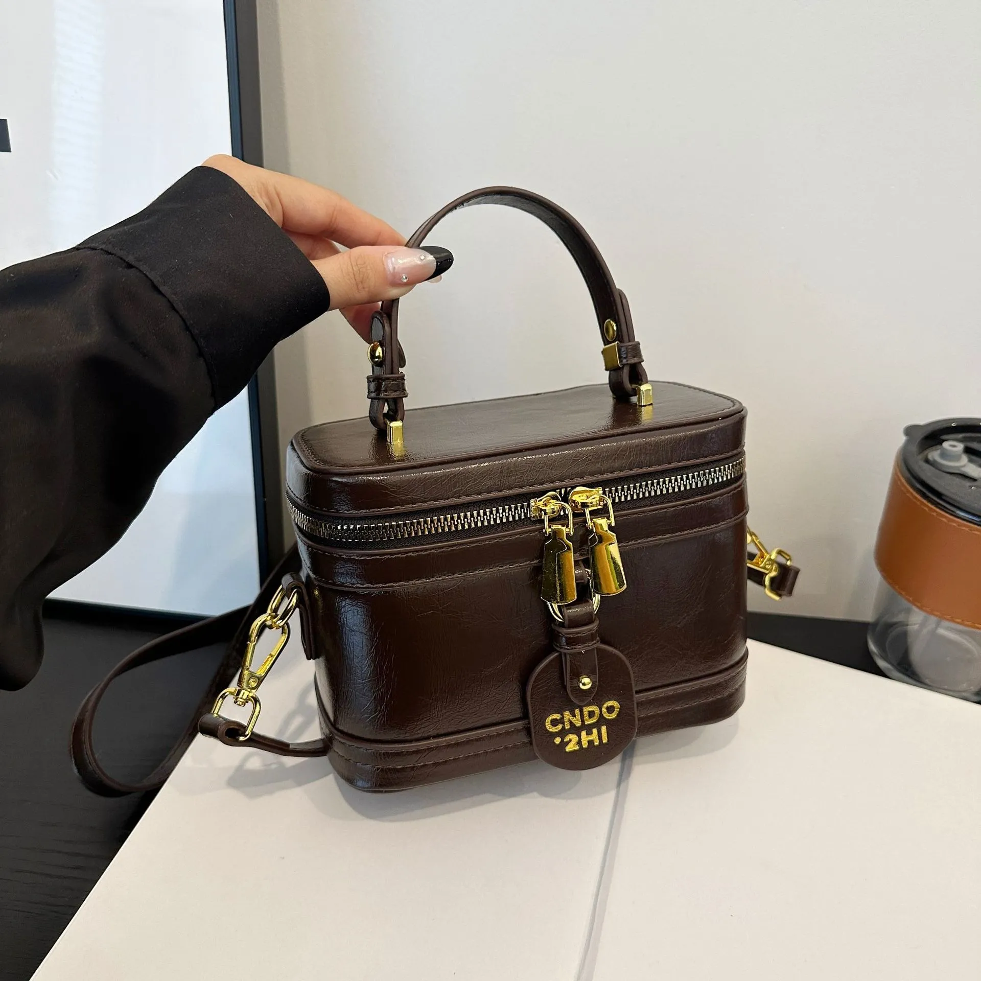 Women's Korean Fashion Commuter Shoulder Messenger Bag - Stylish Small Square Crossbody Purse for Everyday Use thumbnail 3