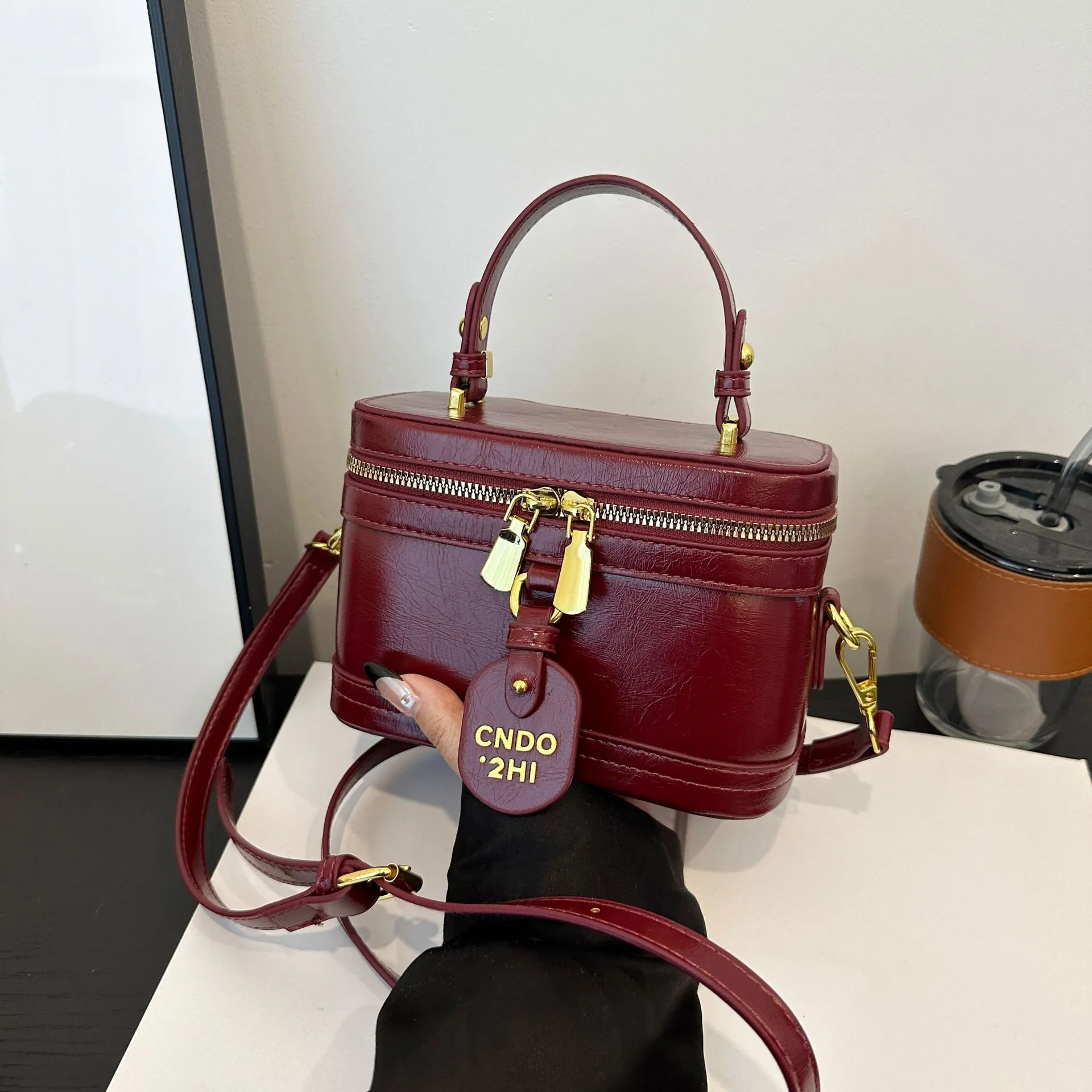 Women's Korean Fashion Commuter Shoulder Messenger Bag - Stylish Small Square Crossbody Purse for Everyday Use thumbnail 4