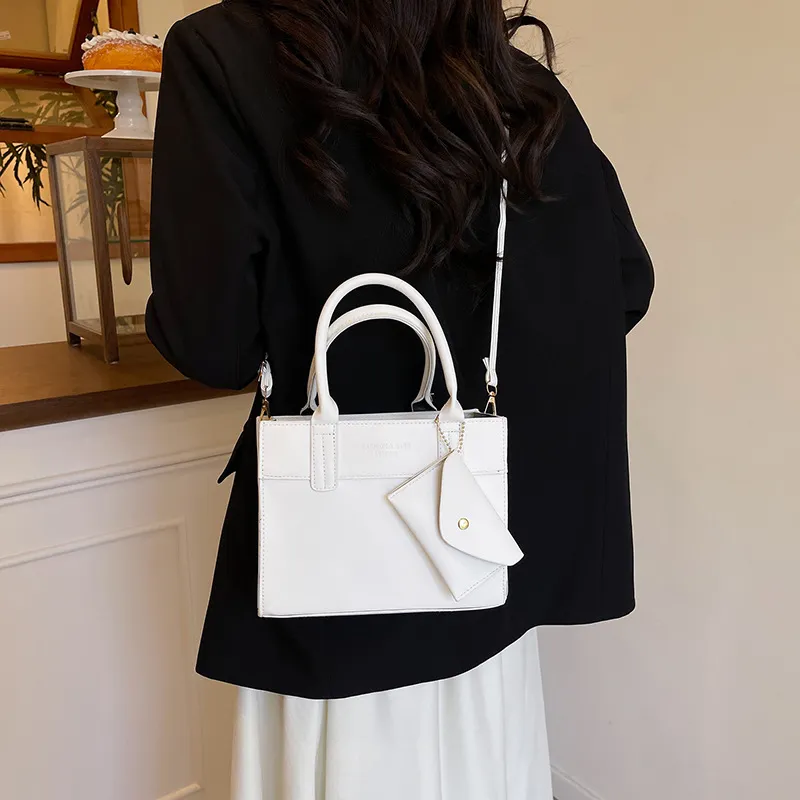 New Fashionable High-End Women's Handbag, Elegant Temperament Crossbody Shoulder Bag, Large Capacity Versatile Tote for Daily Use - Image 4