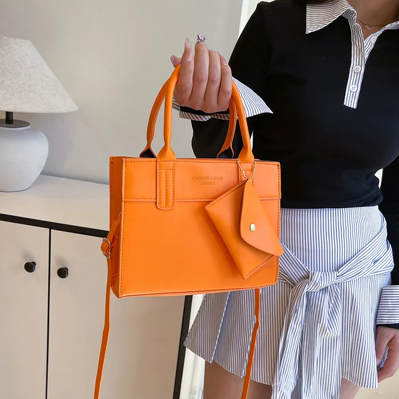 New Fashionable High-End Women's Handbag, Elegant Temperament Crossbody Shoulder Bag, Large Capacity Versatile Tote for Daily Use - Image 2