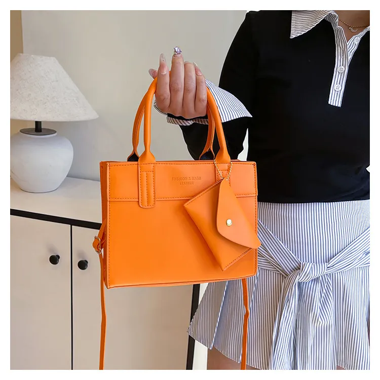 New Fashionable High-End Women's Handbag, Elegant Temperament Crossbody Shoulder Bag, Large Capacity Versatile Tote for Daily Use showcase 3