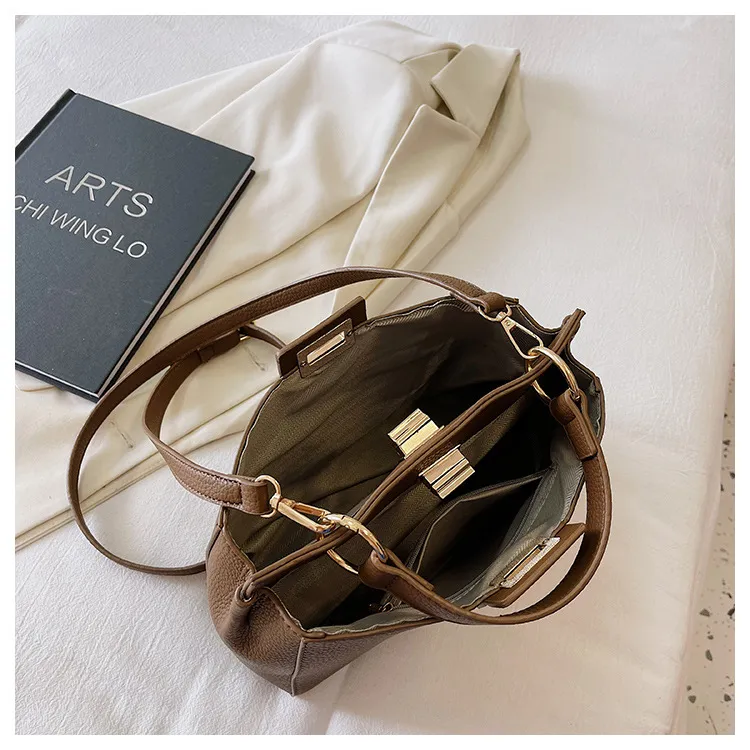 2024 New Fashion Women's Large Capacity Handbag - Versatile Shoulder, Commuter, and Crossbody Bag for Work and Everyday Style showcase 7