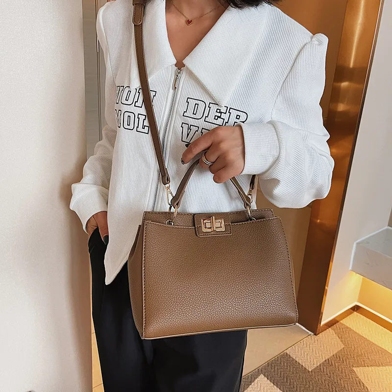 2024 New Fashion Women's Large Capacity Handbag - Versatile Shoulder, Commuter, and Crossbody Bag for Work and Everyday Style showcase 14