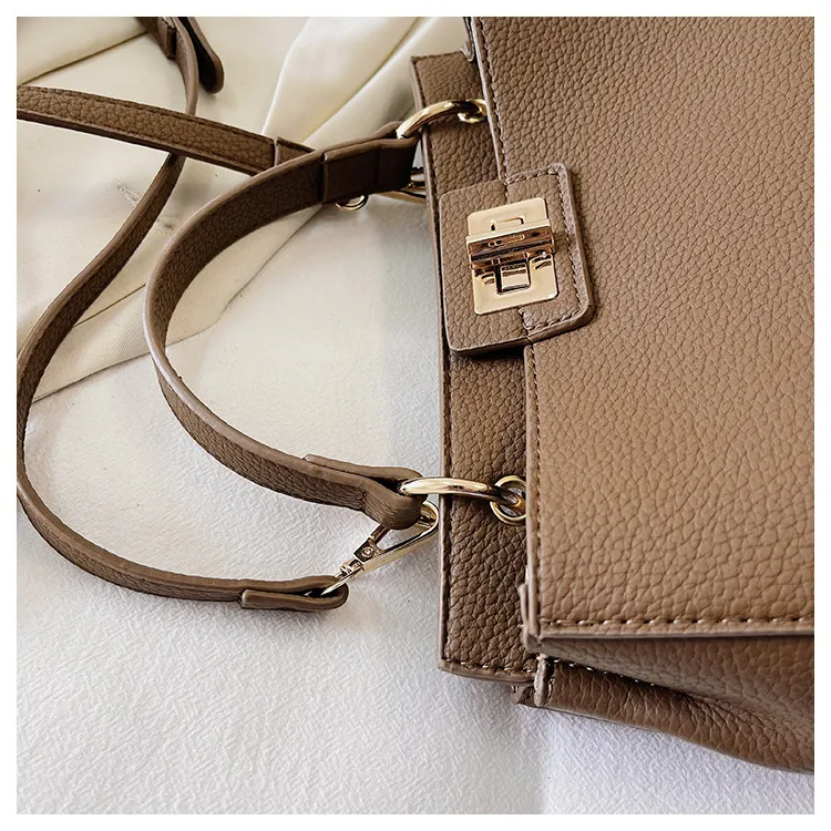 2024 New Fashion Women's Large Capacity Handbag - Versatile Shoulder, Commuter, and Crossbody Bag for Work and Everyday Style showcase 3