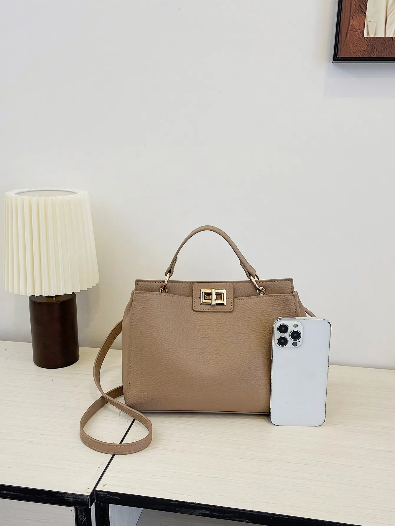 2024 New Fashion Women's Large Capacity Handbag - Versatile Shoulder, Commuter, and Crossbody Bag for Work and Everyday Style thumbnail 6