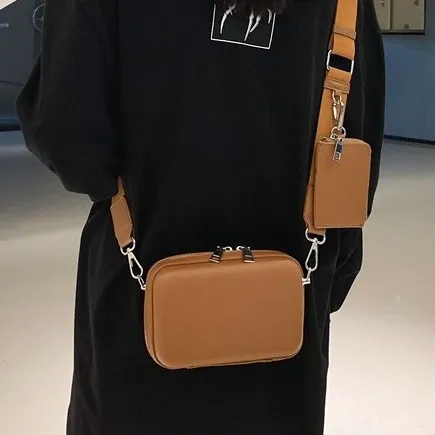 New Brand Small Square Bag Women's Casual Shoulder Bag 2-in-1 Box Bag Men's Crossbody Bag Versatile Fashion Accessory thumbnail 2