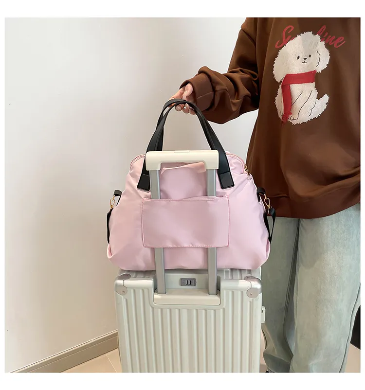 Large Capacity Hello Kitty Travel Bag - Cartoon Tote Shoulder Bag for Women's Short Trips & Business Travel showcase 16