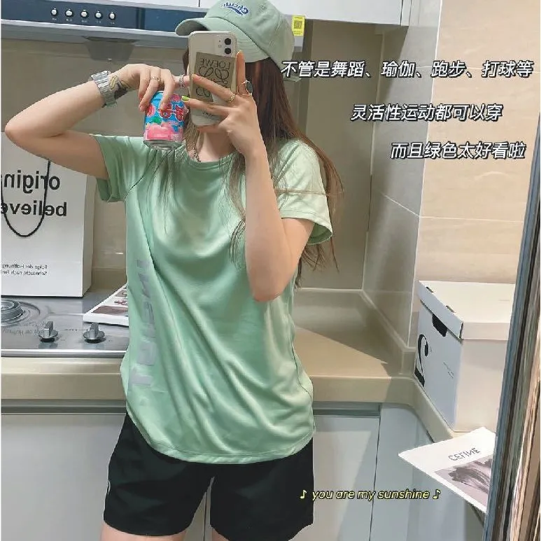 Women's Summer Outdoor Sports Suit - Breathable Quick-Drying Two-Piece Set with Short Sleeves and Shorts for Running & Fitness thumbnail 2
