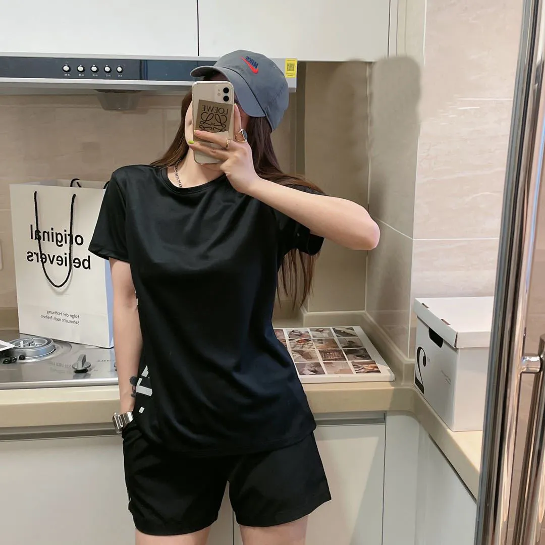 Women's Summer Outdoor Sports Suit - Breathable Quick-Drying Two-Piece Set with Short Sleeves and Shorts for Running & Fitness thumbnail 3